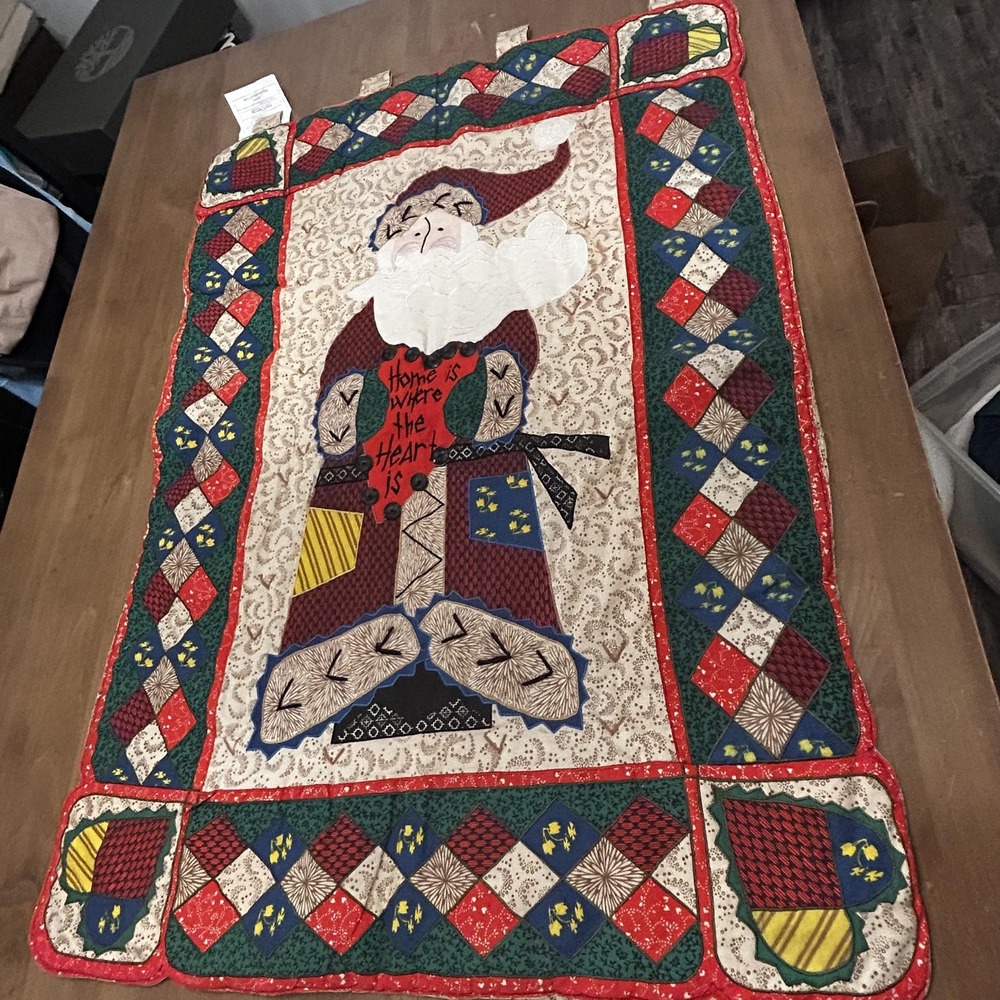 Vintage Midwest Cannon Falls Santa‎ Quilt Wall Hanging 43x30 USA Home Heart Xmas
